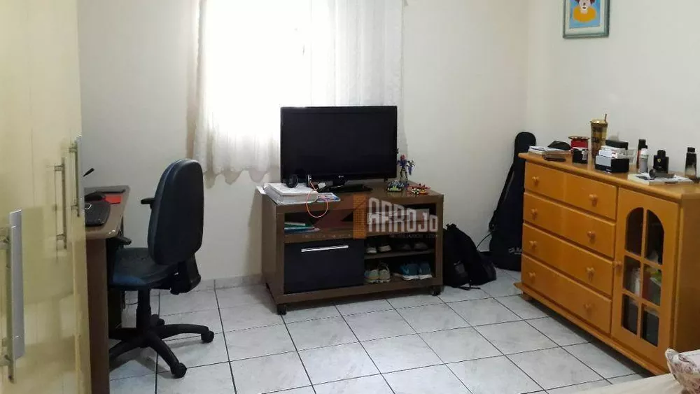 Sobrado à venda com 4 quartos, 150m² - Foto 2