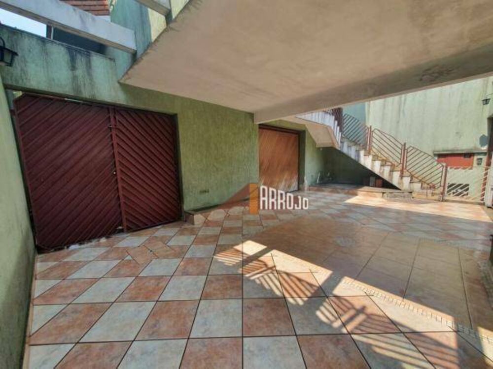 Sobrado, 5 quartos, 240 m² - Foto 1