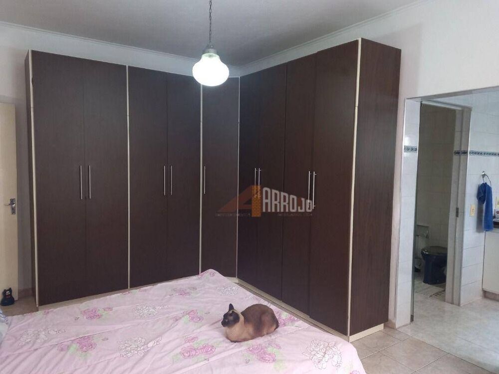 Casa, 3 quartos, 249 m² - Foto 1