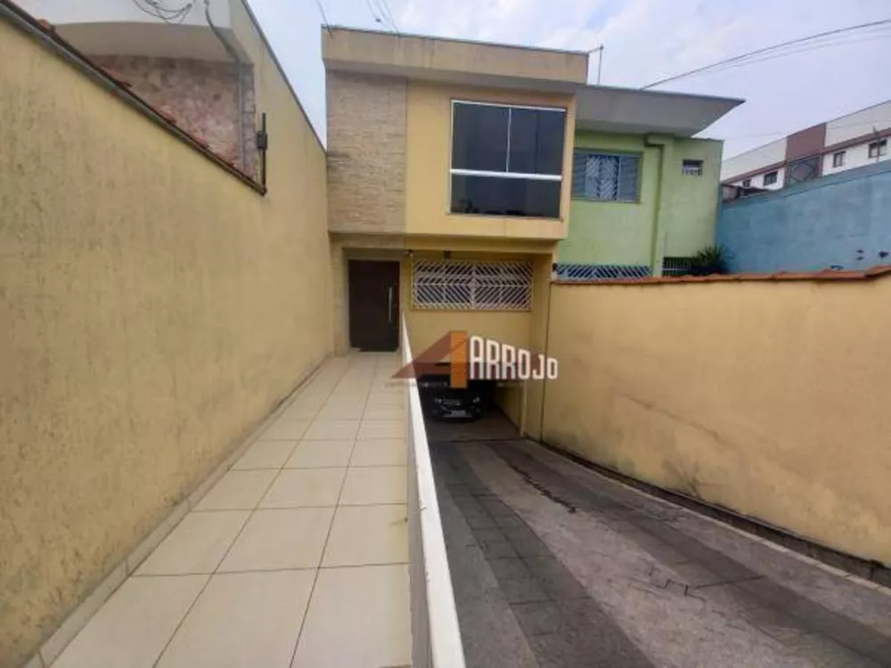 Sobrado à venda com 3 quartos, 266m² - Foto 1