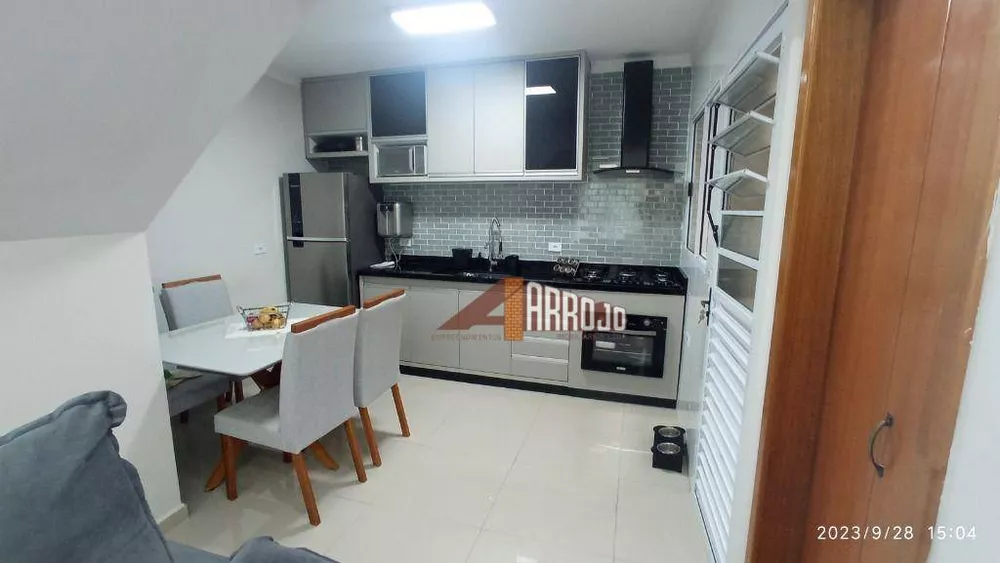 Sobrado à venda com 2 quartos, 65m² - Foto 3