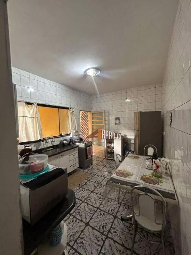 Sobrado à venda com 2 quartos, 130m² - Foto 1