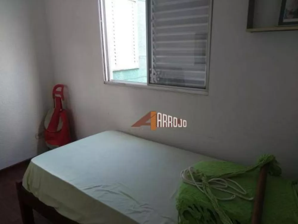 Apartamento à venda com 3 quartos, 47m² - Foto 2