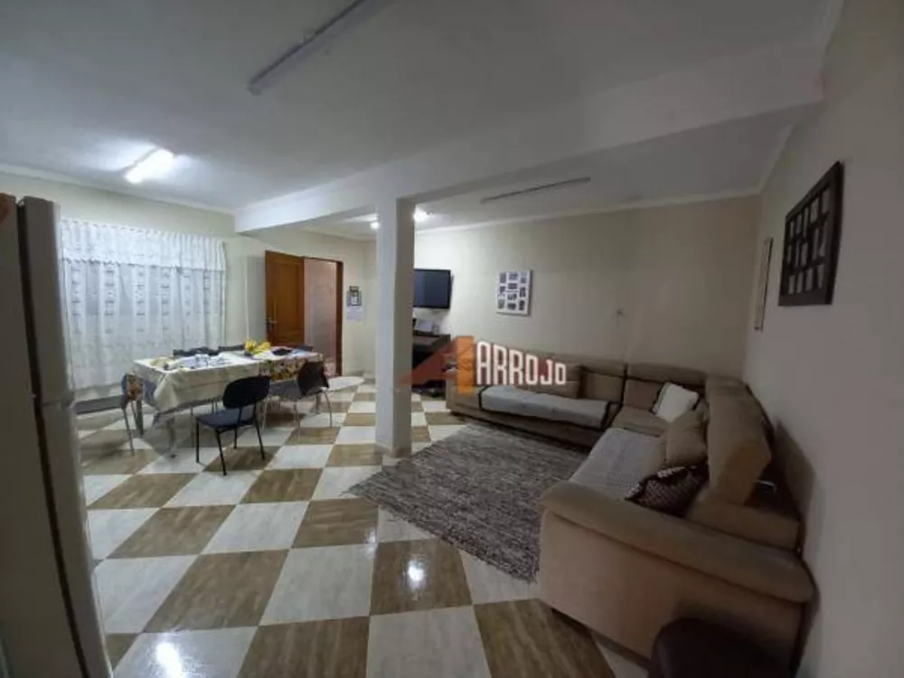 Sobrado à venda com 3 quartos, 120m² - Foto 1