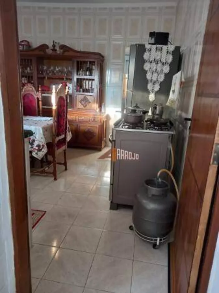 Sobrado à venda com 2 quartos, 100m² - Foto 4