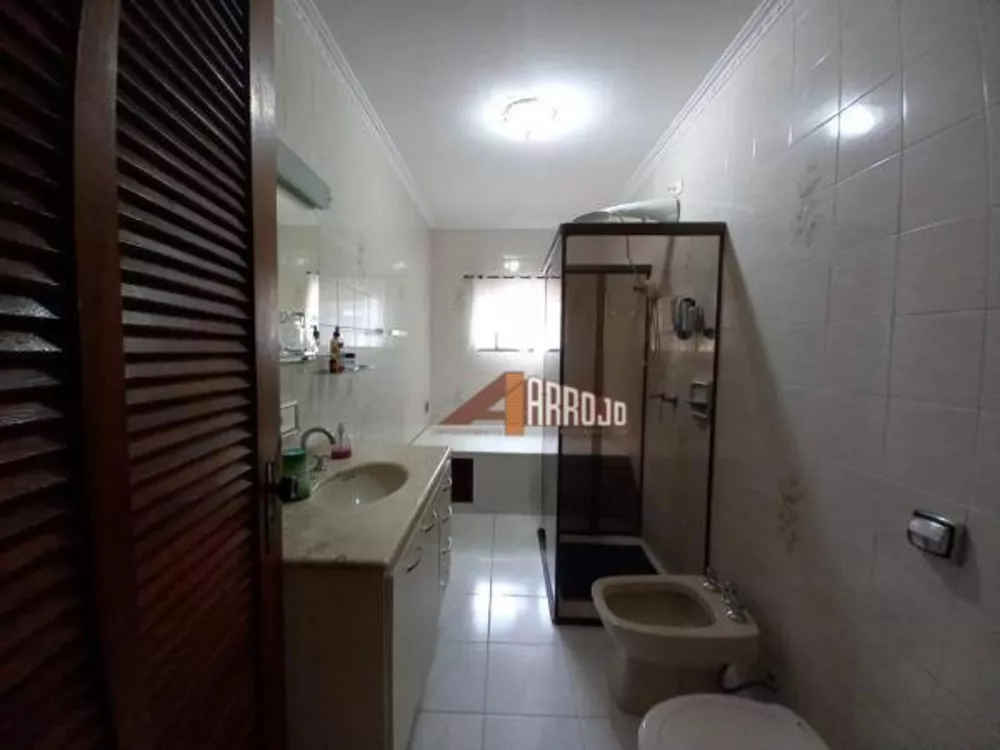 Sobrado à venda com 3 quartos, 250m² - Foto 4