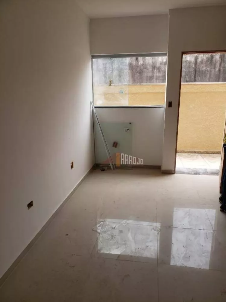 Sobrado à venda com 2 quartos, 60m² - Foto 1