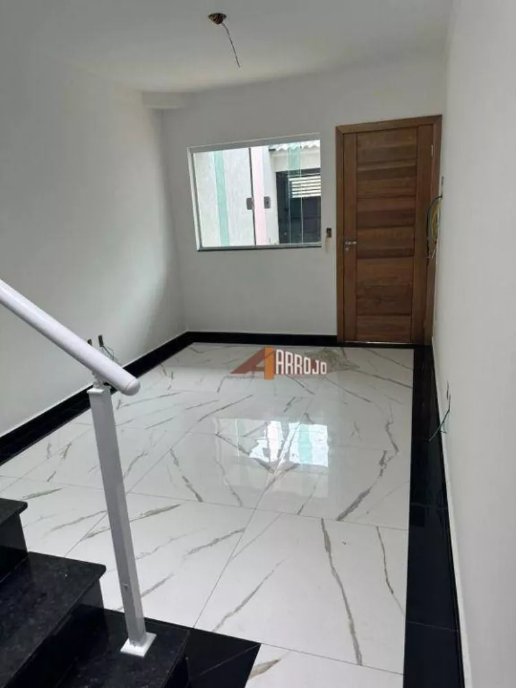 Sobrado à venda com 2 quartos, 80m² - Foto 2