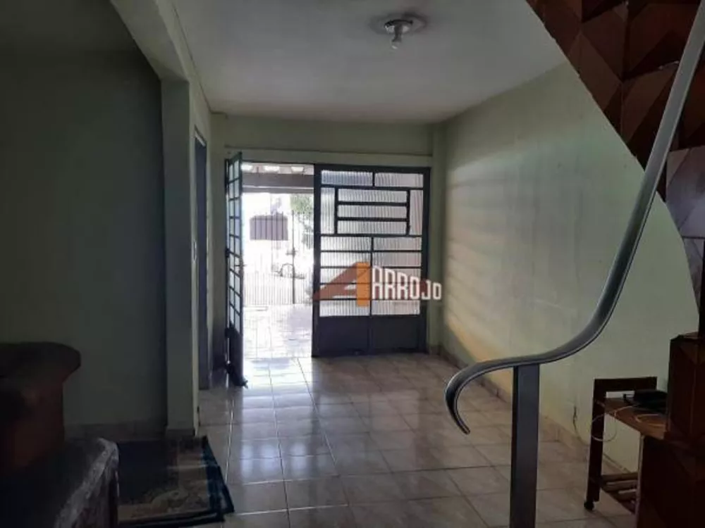 Sobrado à venda com 3 quartos, 146m² - Foto 1