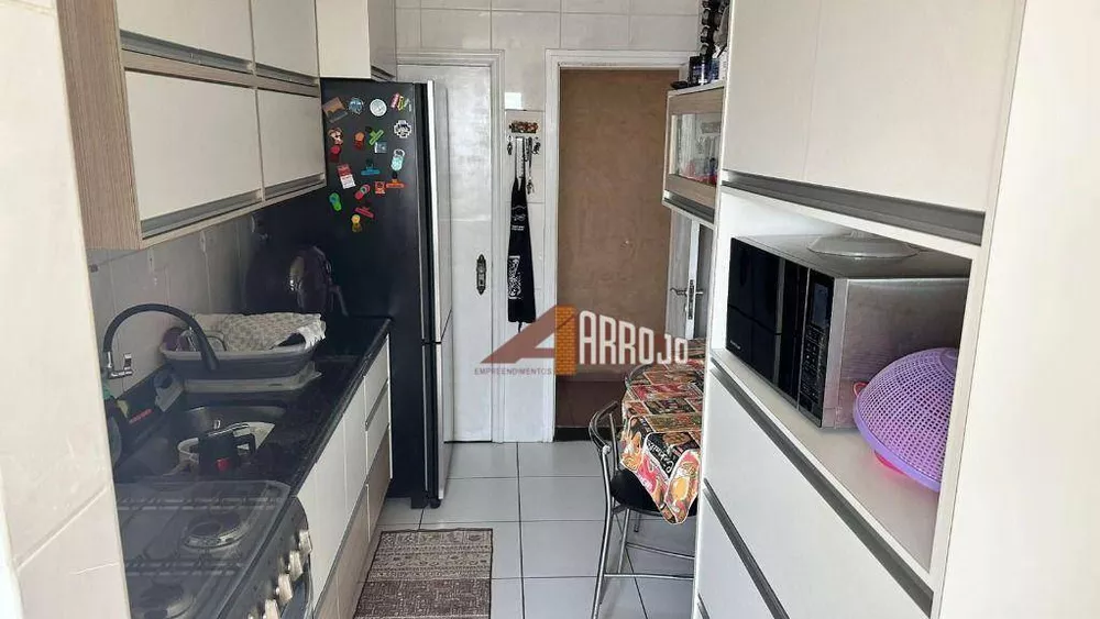 Apartamento à venda com 3 quartos, 67m² - Foto 4