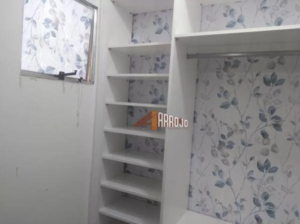 Sobrado à venda com 2 quartos, 235m² - Foto 3