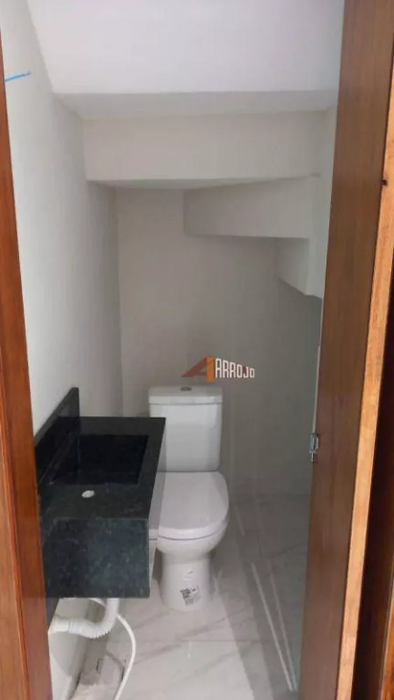 Sobrado à venda com 3 quartos, 150m² - Foto 2