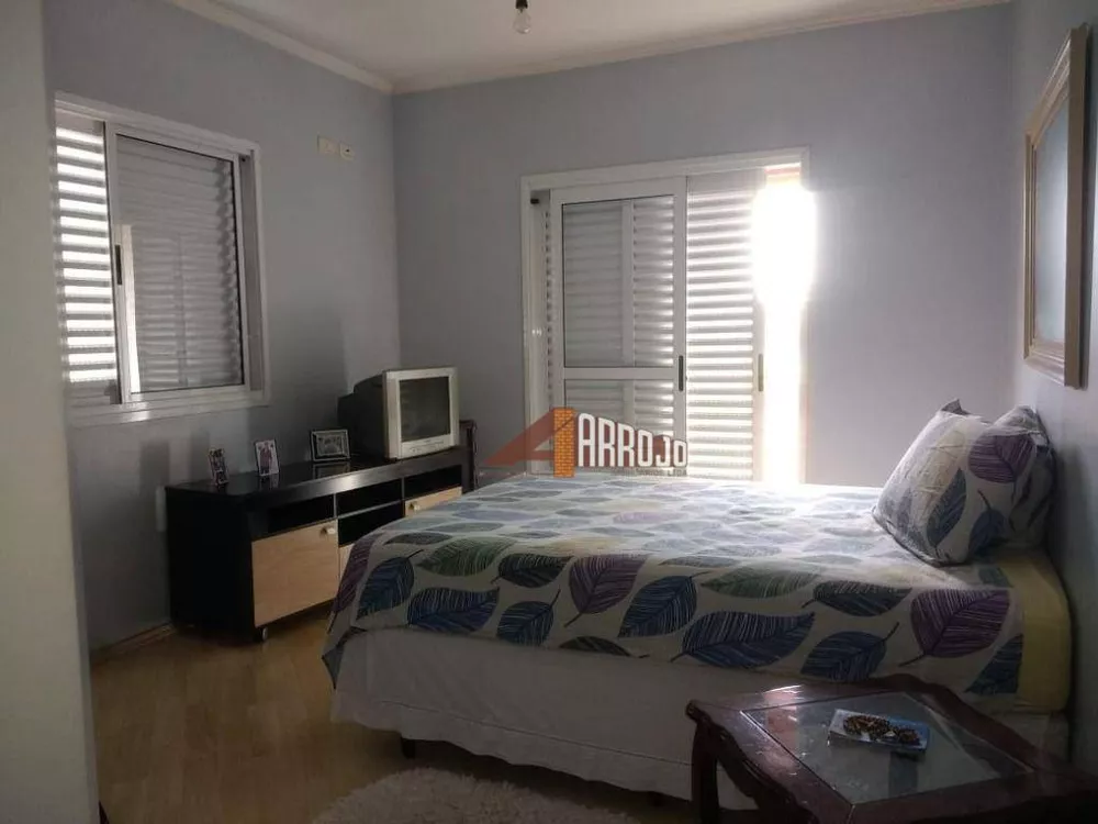 Sobrado à venda com 3 quartos, 268m² - Foto 4