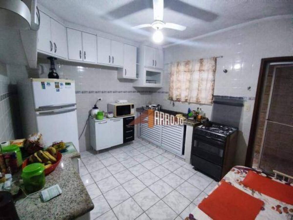 Casa, 3 quartos, 250 m² - Foto 1