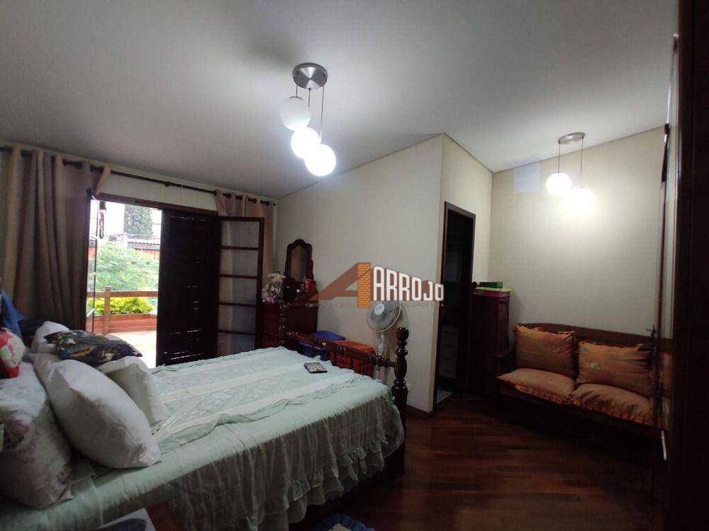 Sobrado, 4 quartos, 242 m² - Foto 2