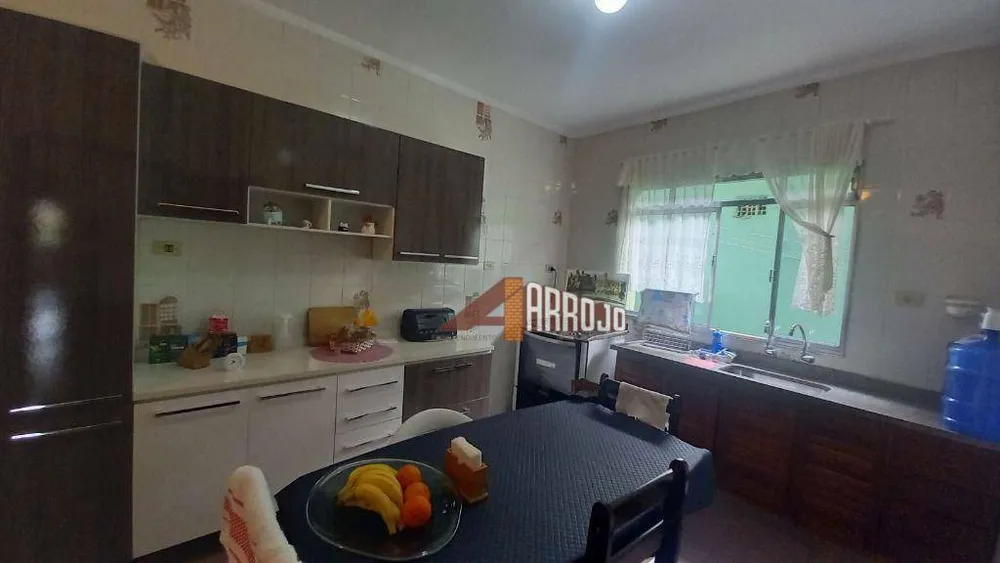 Sobrado, 3 quartos, 340 m² - Foto 2