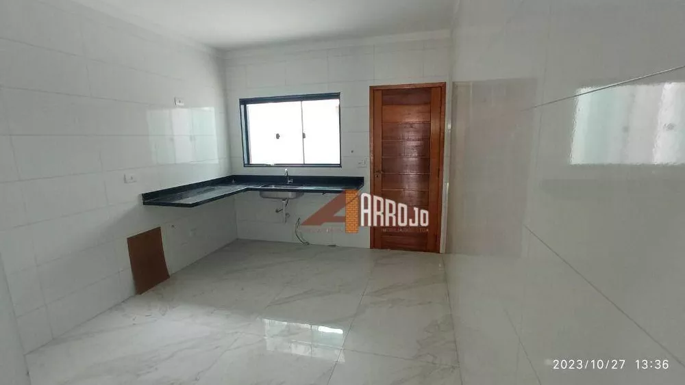 Sobrado à venda com 3 quartos, 127m² - Foto 2