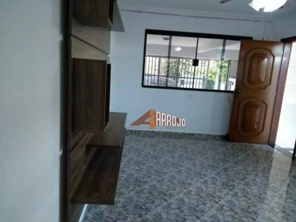 Sobrado à venda com 3 quartos, 124m² - Foto 1