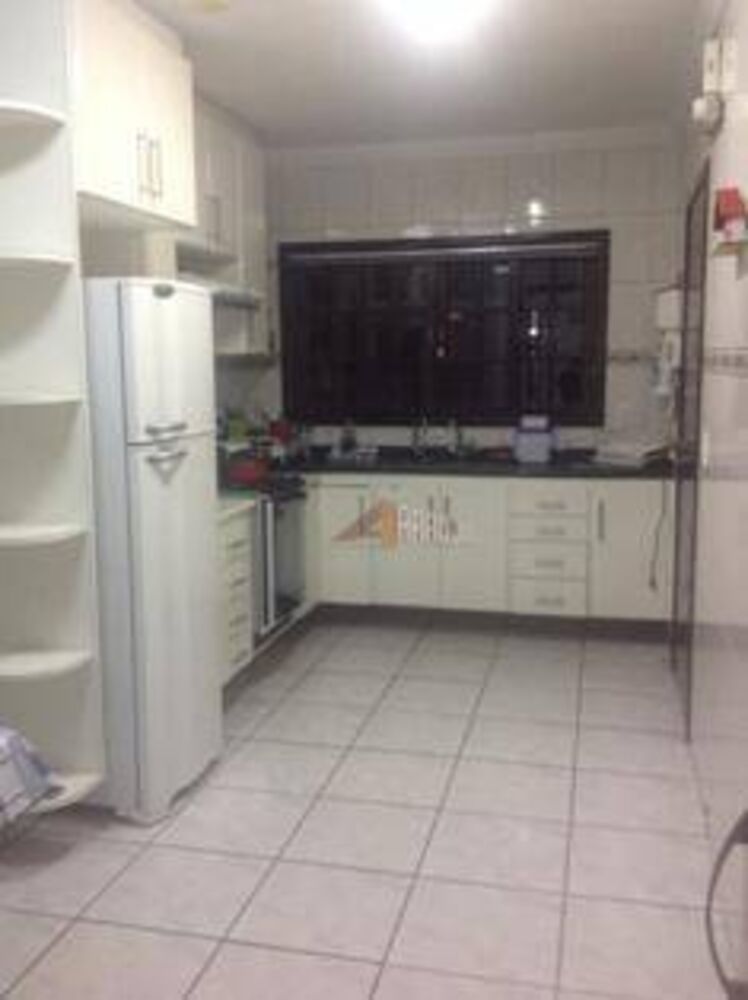 Sobrado à venda com 3 quartos, 205m² - Foto 4