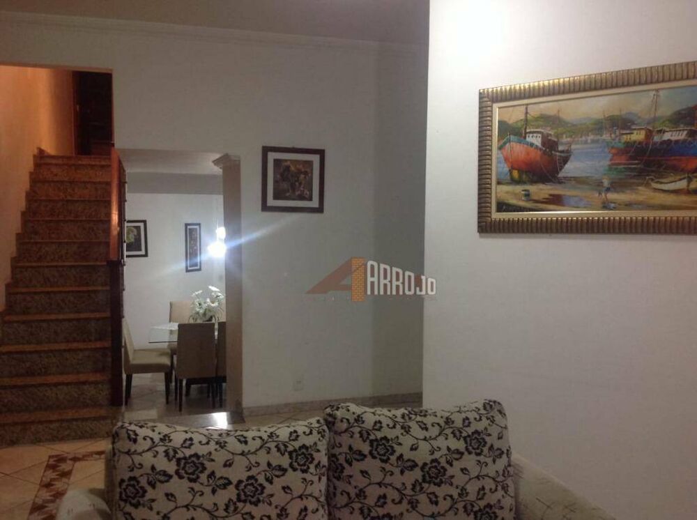 Sobrado à venda com 3 quartos, 205m² - Foto 2
