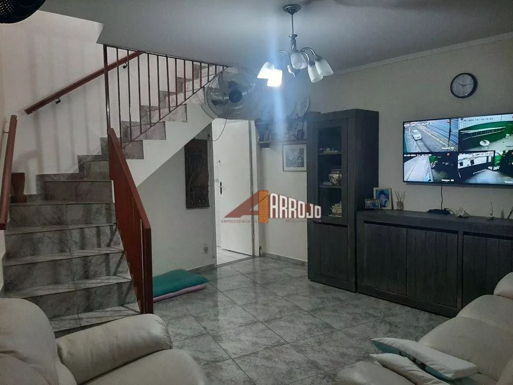 Sobrado à venda com 3 quartos, 106m² - Foto 1