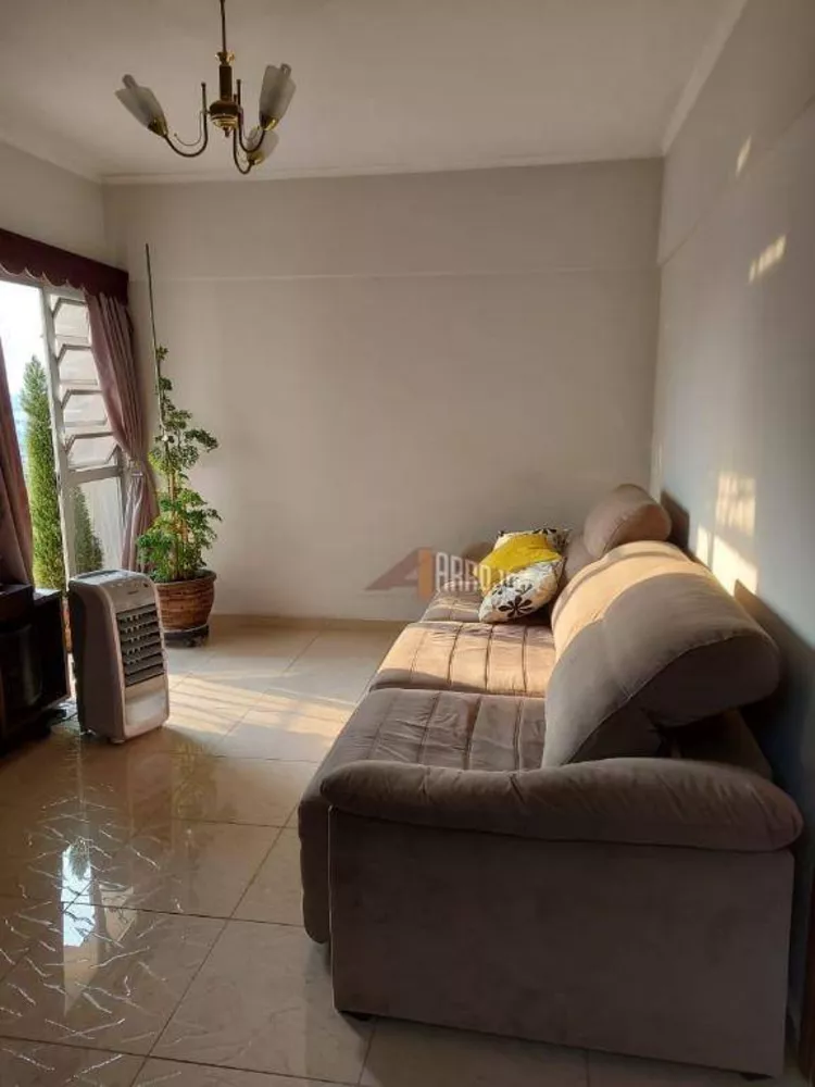 Apartamento à venda com 2 quartos, 65m² - Foto 1