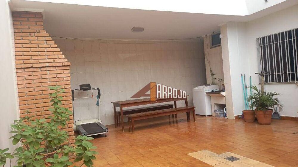 Casa, 3 quartos, 234 m² - Foto 2