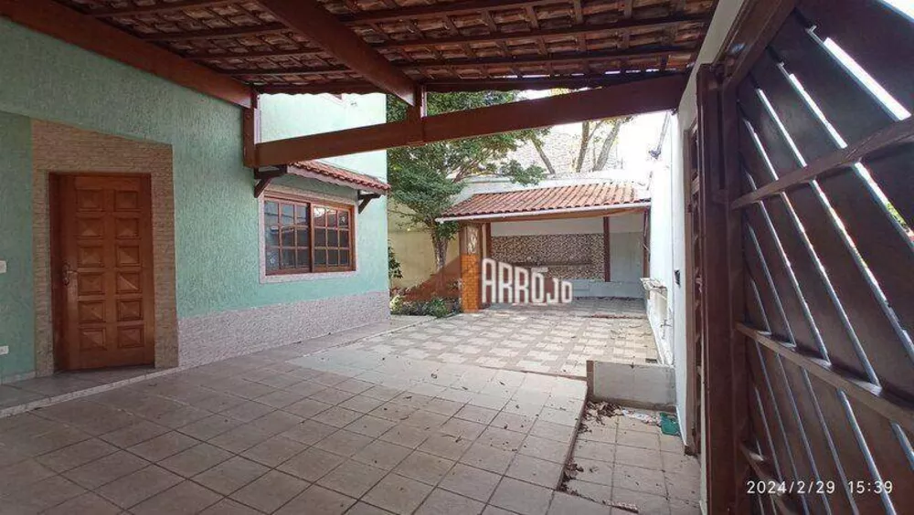 Sobrado à venda com 3 quartos, 154m² - Foto 2