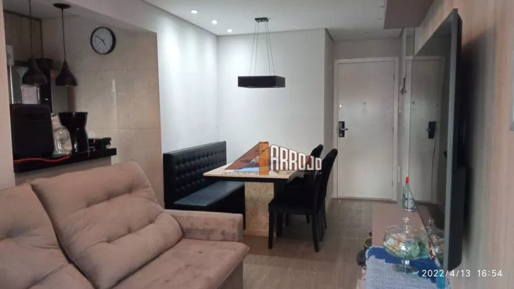 Apartamento à venda com 2 quartos, 62m² - Foto 2