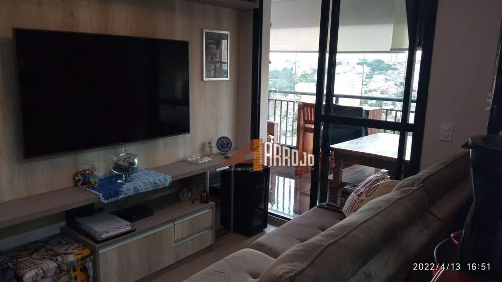 Apartamento à venda com 2 quartos, 62m² - Foto 1