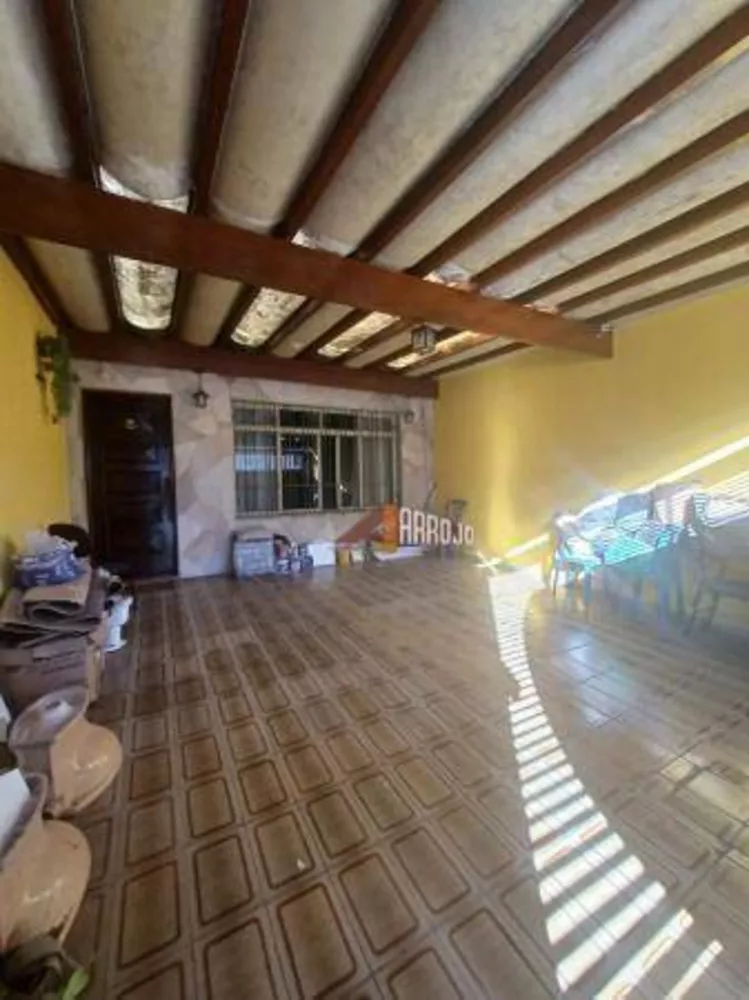 Sobrado à venda com 4 quartos, 146m² - Foto 1