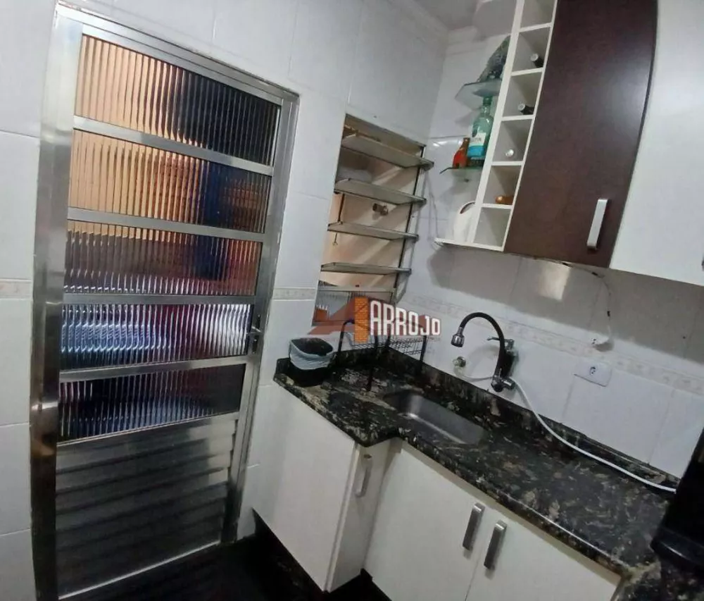 Sobrado à venda com 3 quartos, 99m² - Foto 2