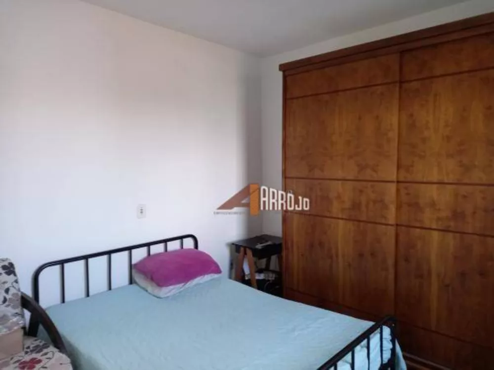 Casa à venda com 2 quartos, 178m² - Foto 2