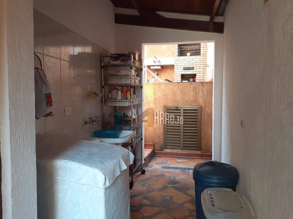 Sobrado, 3 quartos, 225 m² - Foto 1