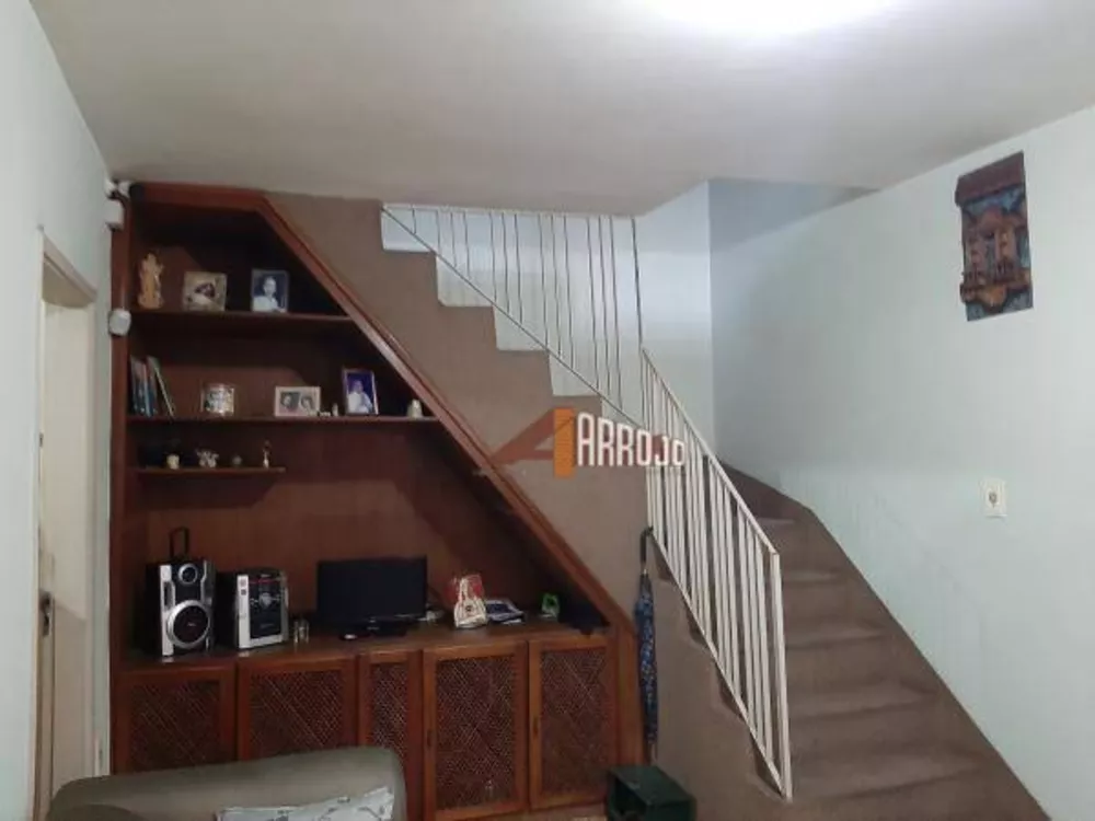 Sobrado à venda com 3 quartos, 194m² - Foto 2