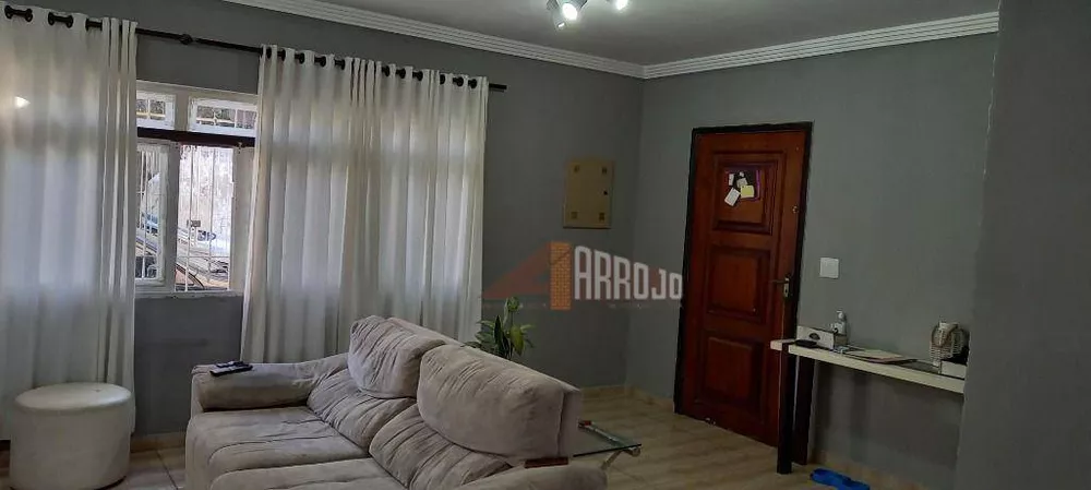 Casa à venda com 3 quartos, 176m² - Foto 1