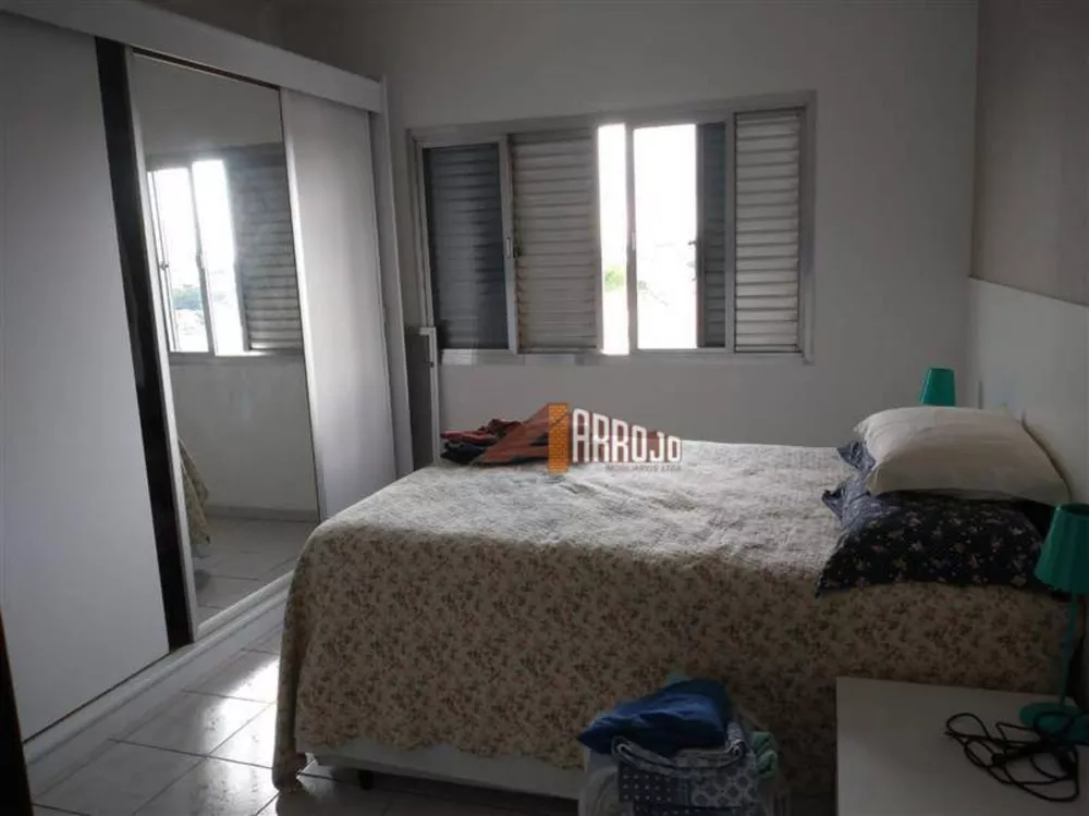 Sobrado à venda com 4 quartos, 218m² - Foto 3