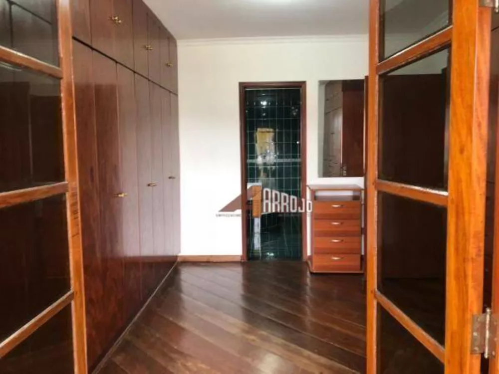 Sobrado à venda com 4 quartos, 500m² - Foto 2