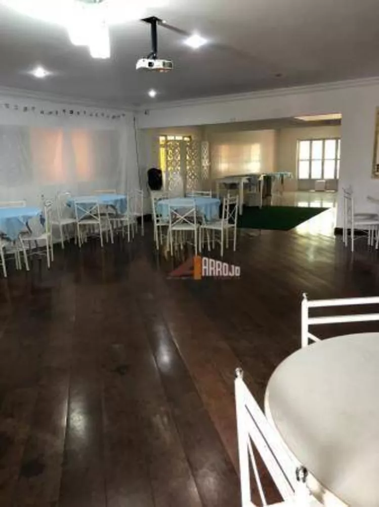 Sobrado à venda com 4 quartos, 500m² - Foto 1