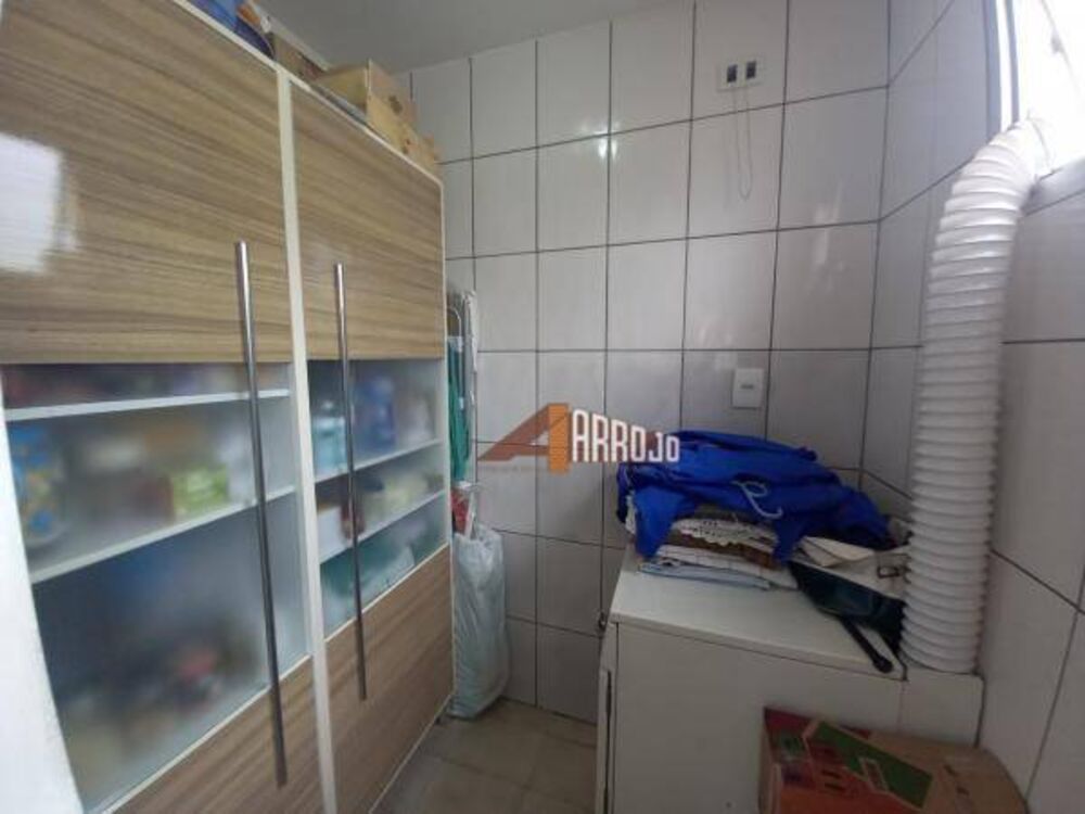 Apartamento à venda com 3 quartos, 85m² - Foto 2
