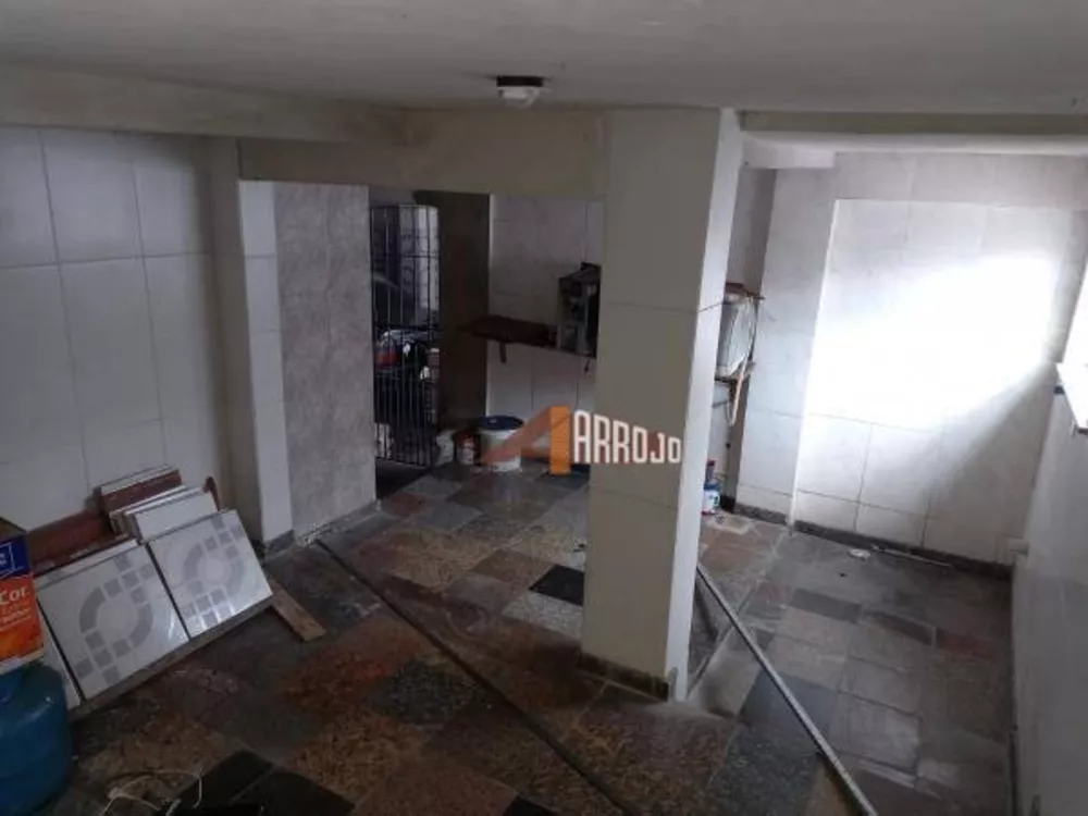 Casa à venda com 4 quartos, 300m² - Foto 4