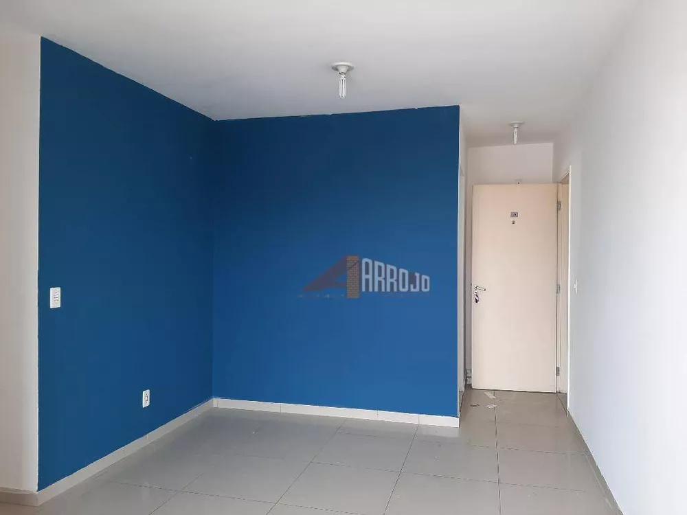 Apartamento à venda com 3 quartos, 61m² - Foto 2