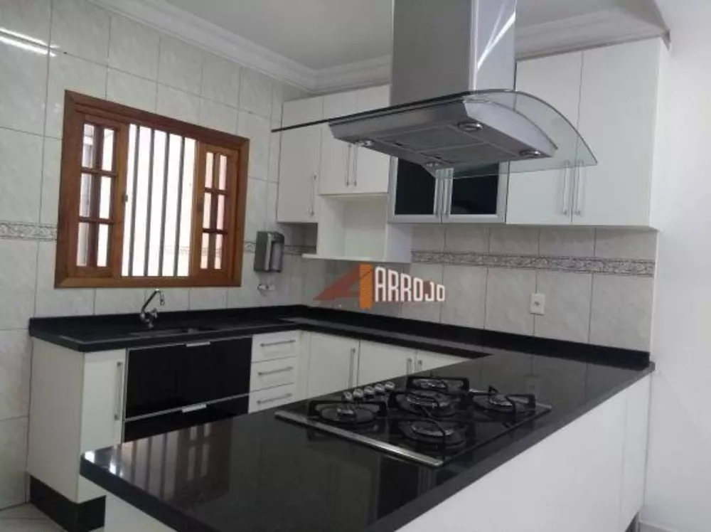 Sobrado, 3 quartos, 180 m² - Foto 1
