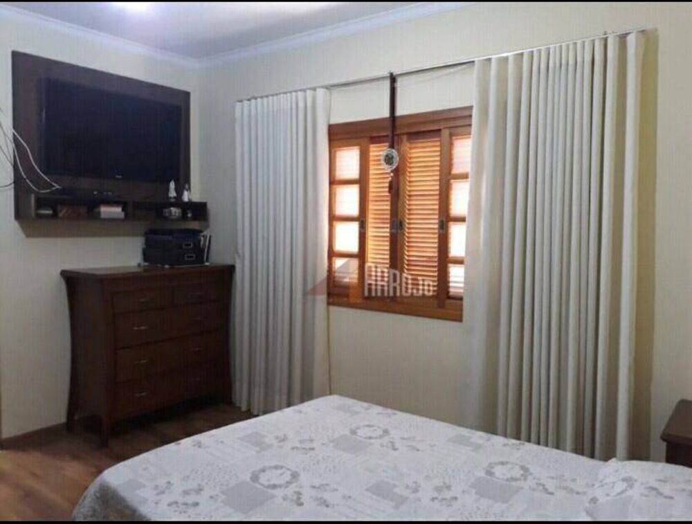Casa, 3 quartos, 211 m² - Foto 3