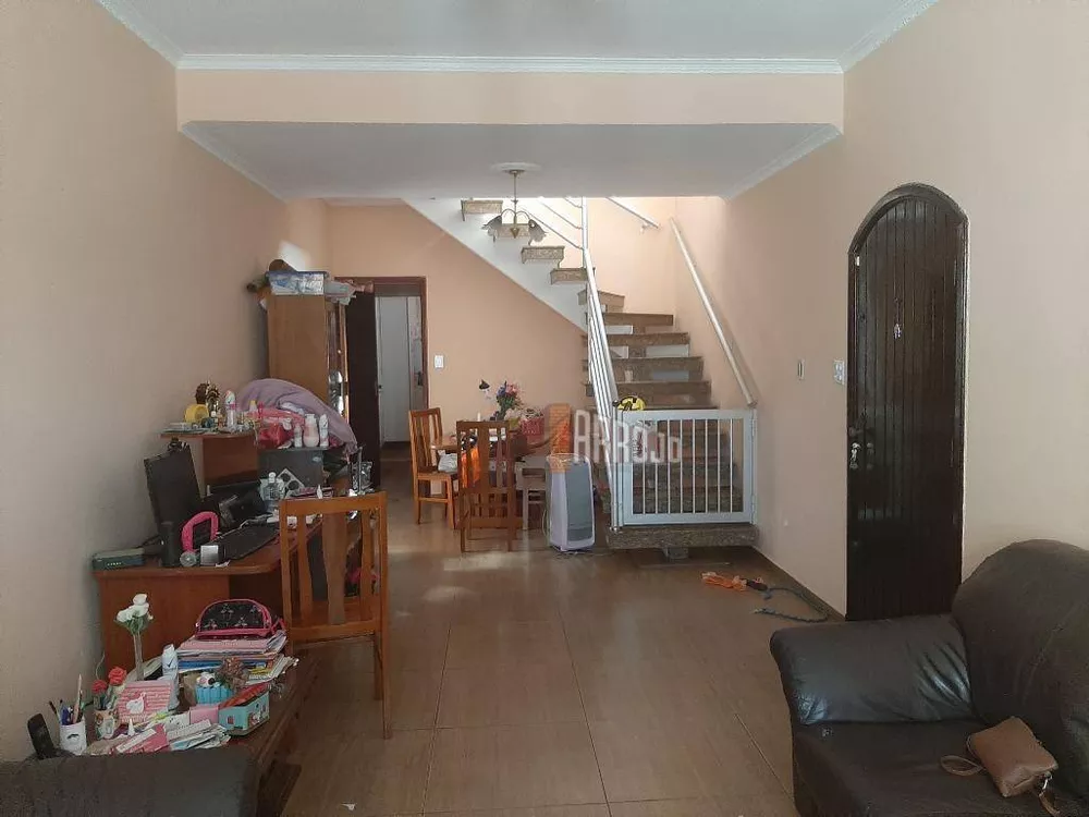 Sobrado à venda com 3 quartos, 160m² - Foto 2