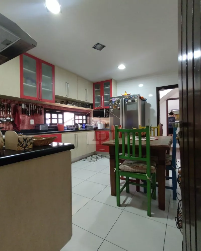 Casa, 3 quartos, 290 m² - Foto 2