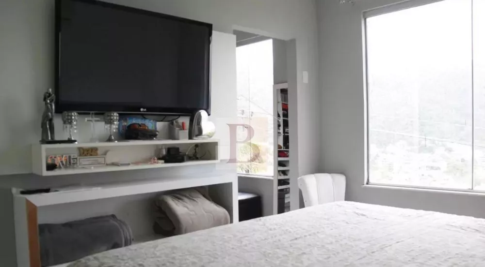 Casa, 4 quartos, 240 m² - Foto 18