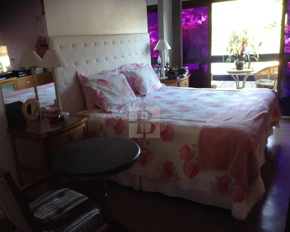 Casa, 4 quartos, 240 m² - Foto 4