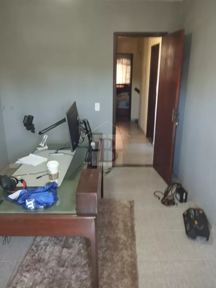 Casa, 4 quartos, 182 m² - Foto 1
