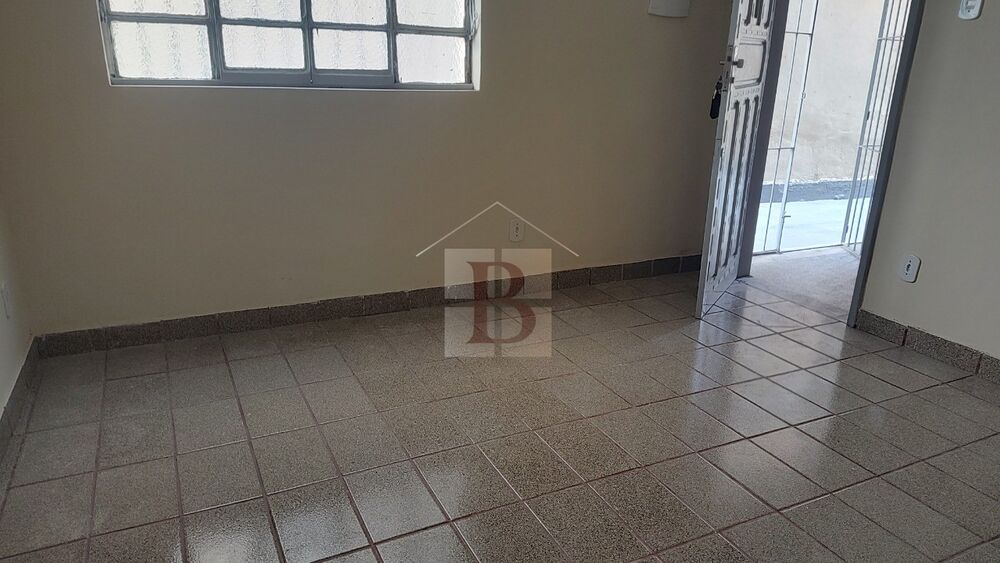 Apartamento à venda com 2 quartos, 60m² - Foto 2